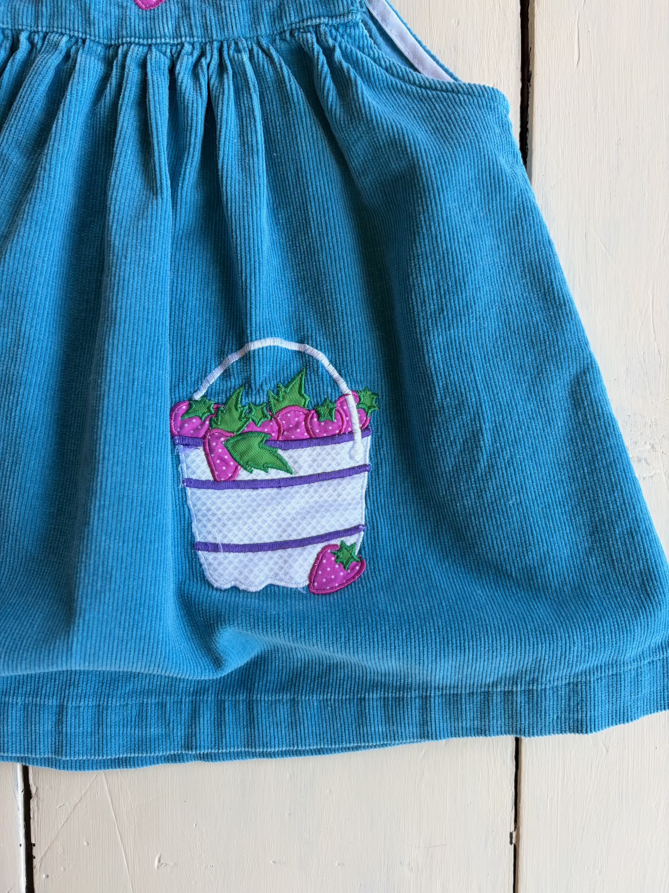 【kids】100% cotton strawberry appliqué dress 3