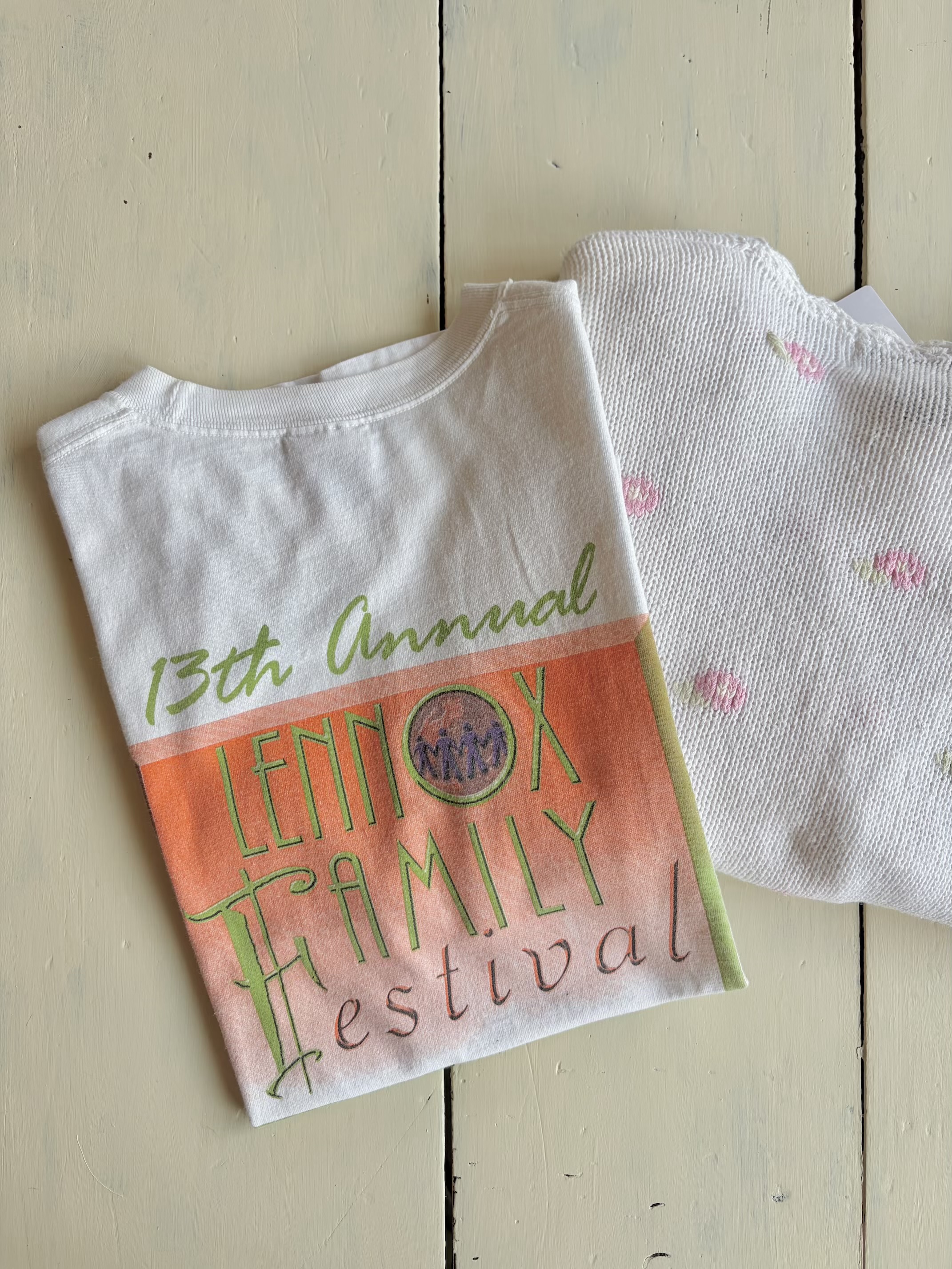 white cotton t shirt
