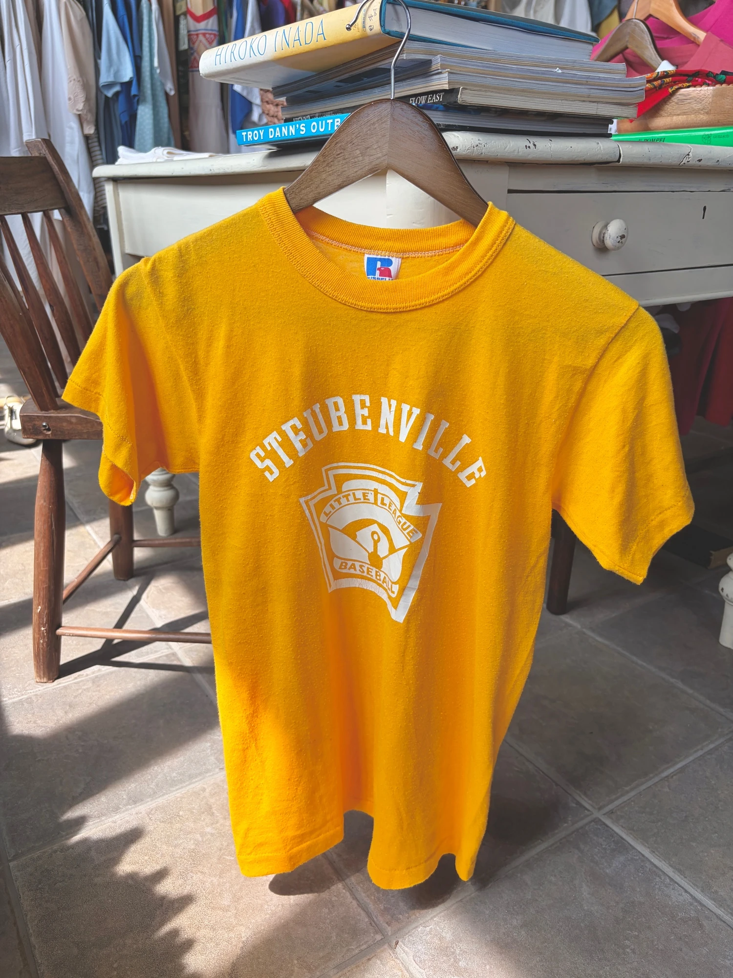 vintage t shirt -yellow-