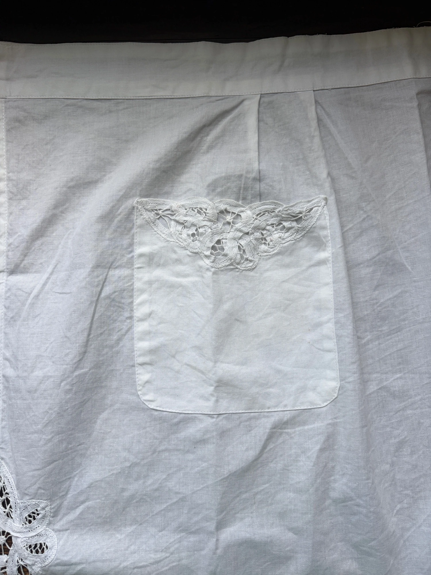 white apron 7