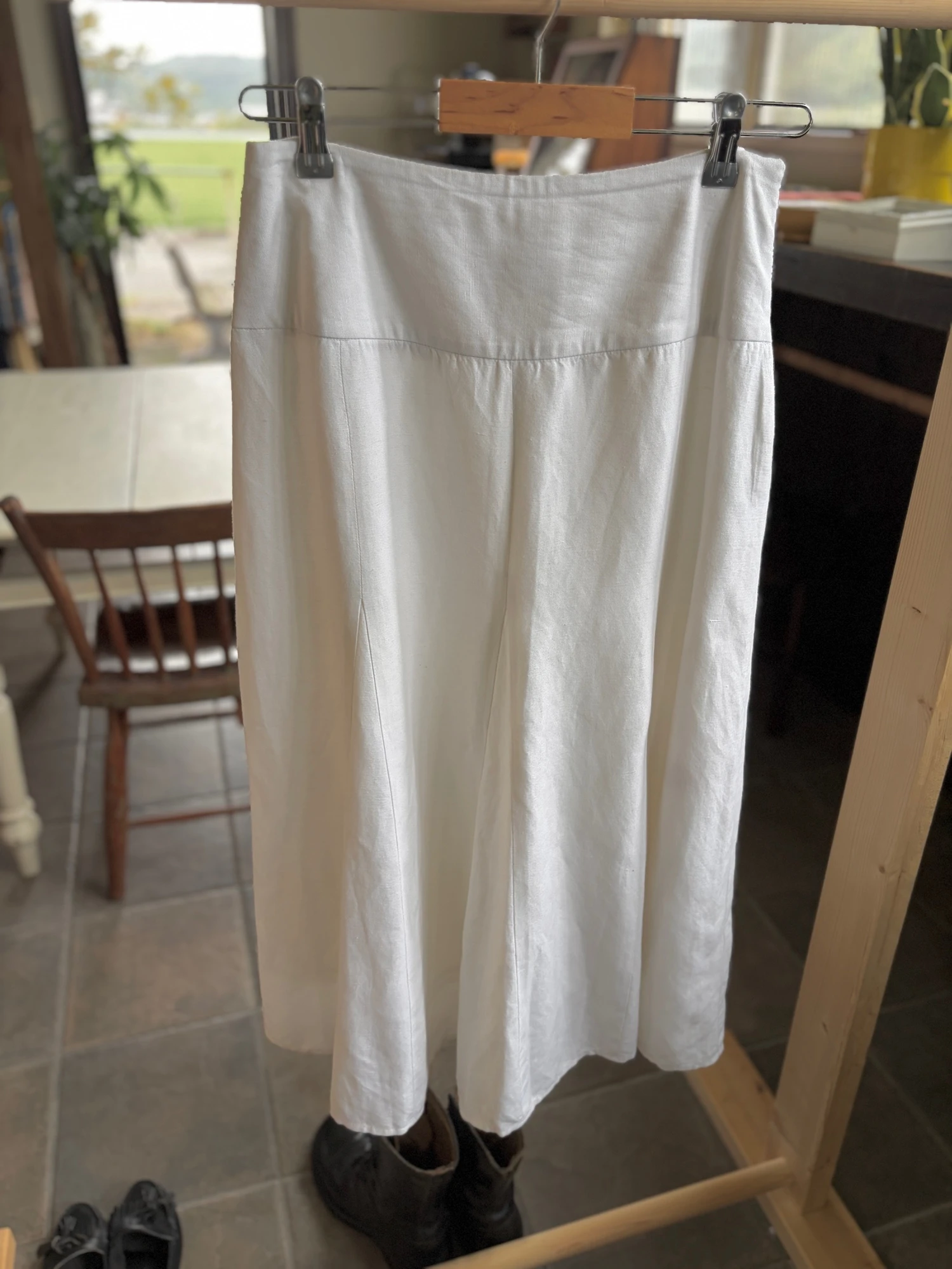 white linen skirt