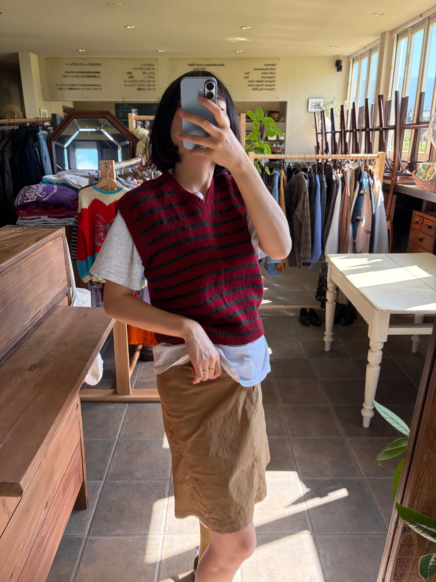 wine red knit vest 2