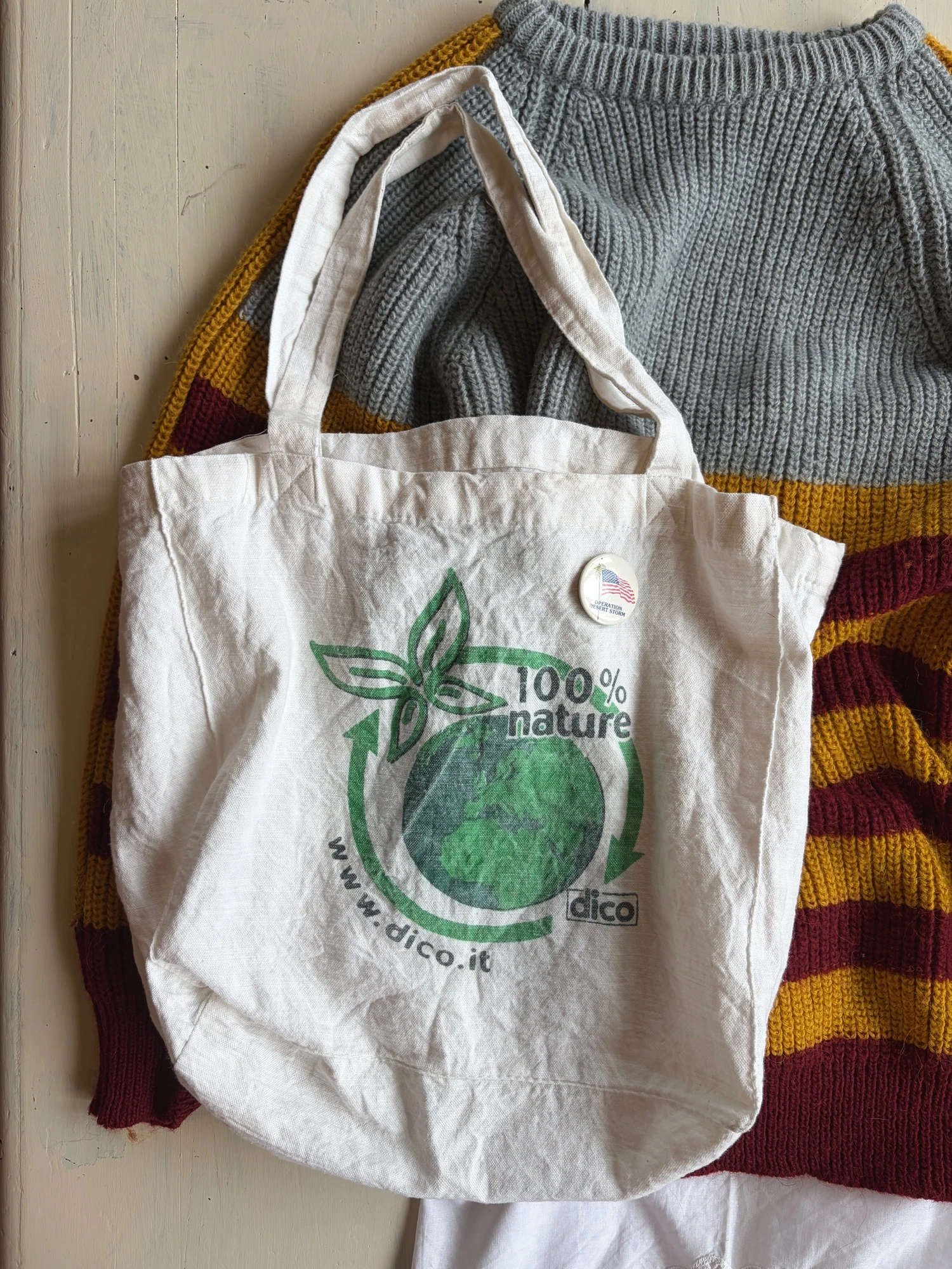tote bag with badge 8