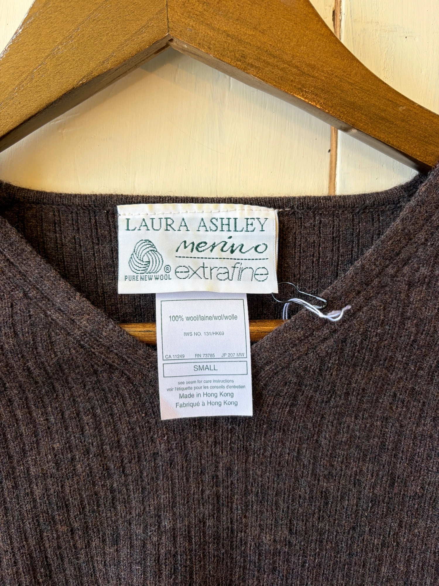 Laura Ashley wool 100% brown sweater 8