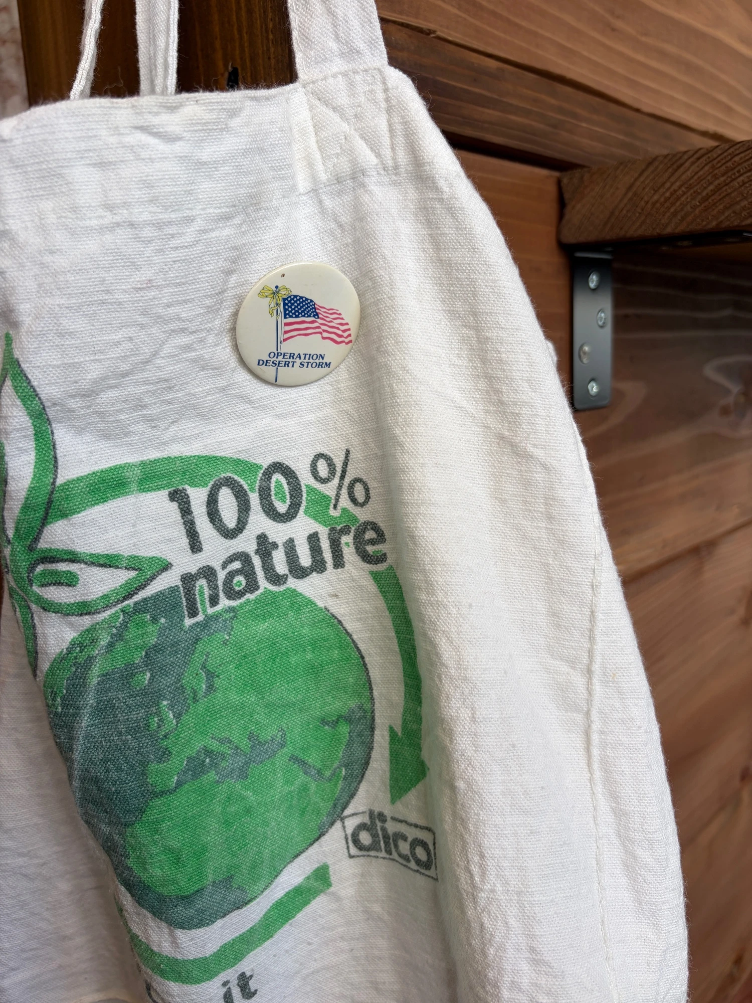 tote bag with badge 3