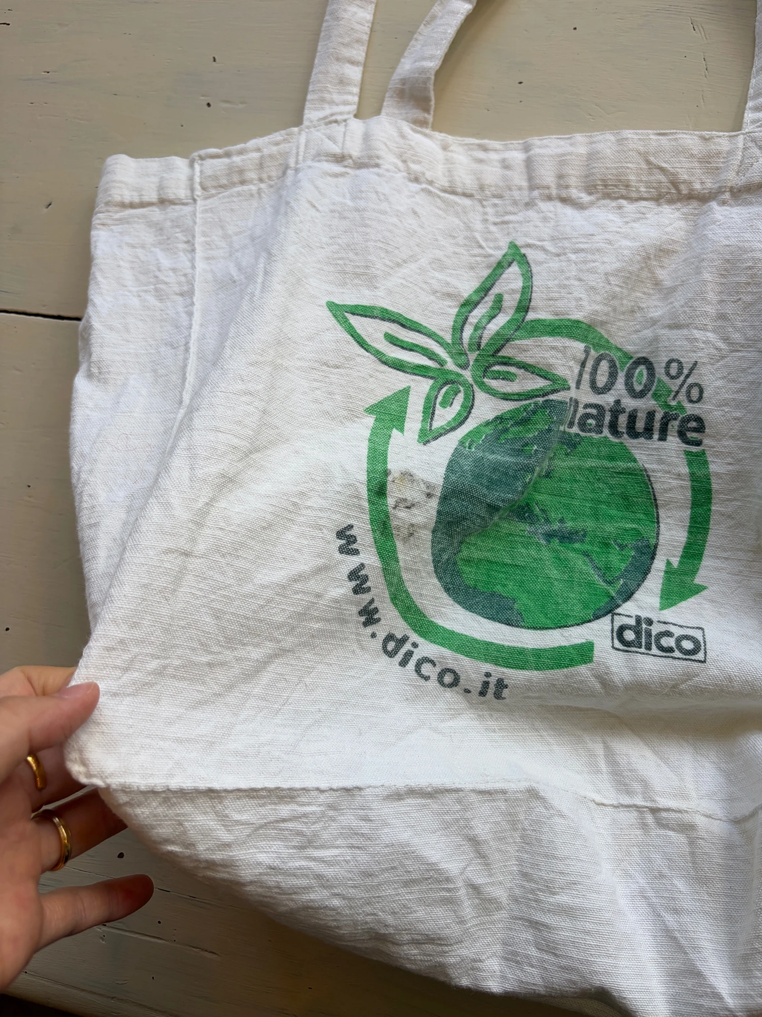 tote bag with badge 9